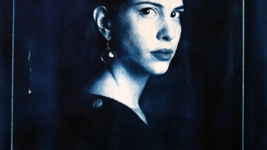 a picture of a woman